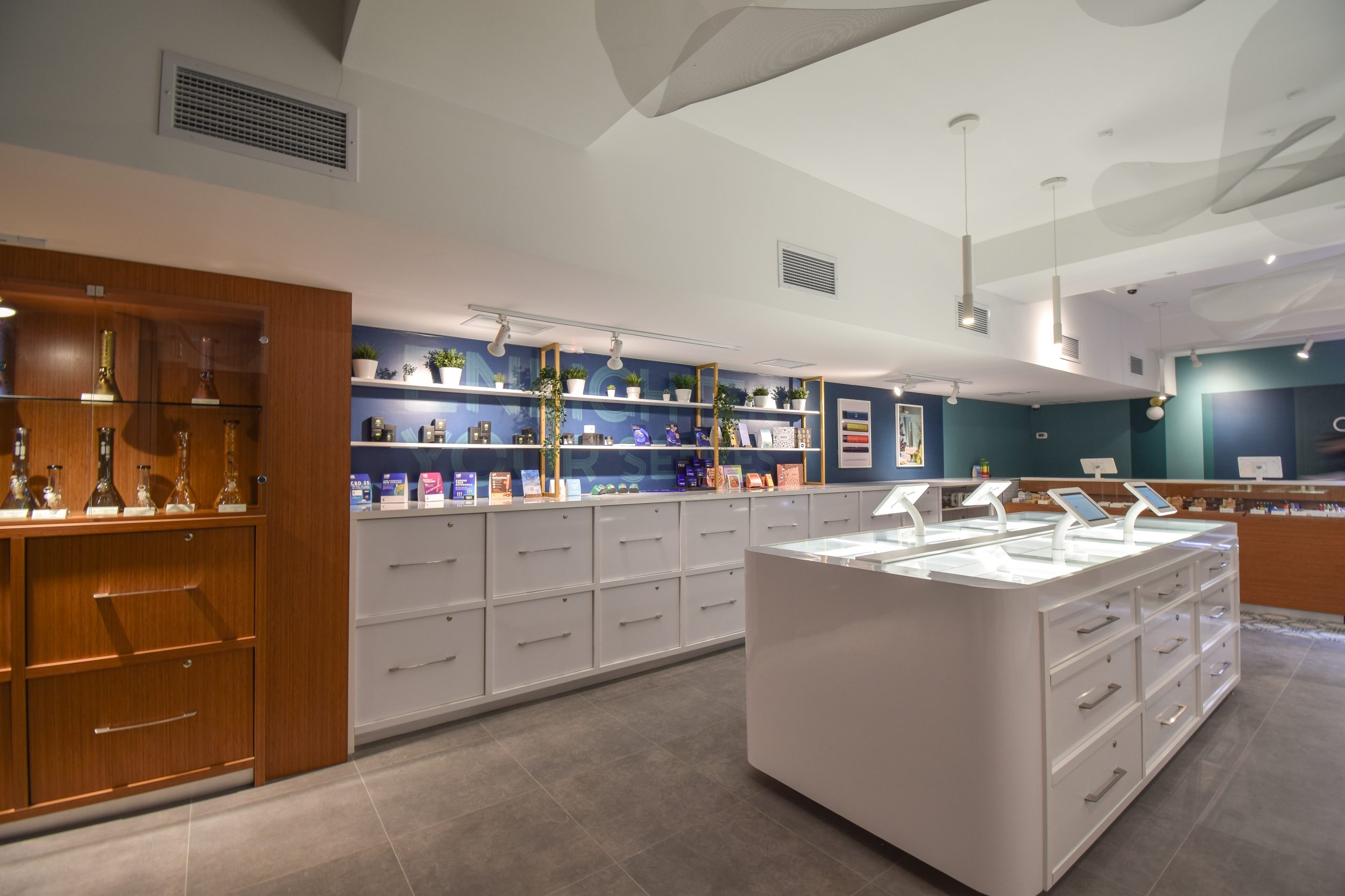 qunubu cannabis store interior design