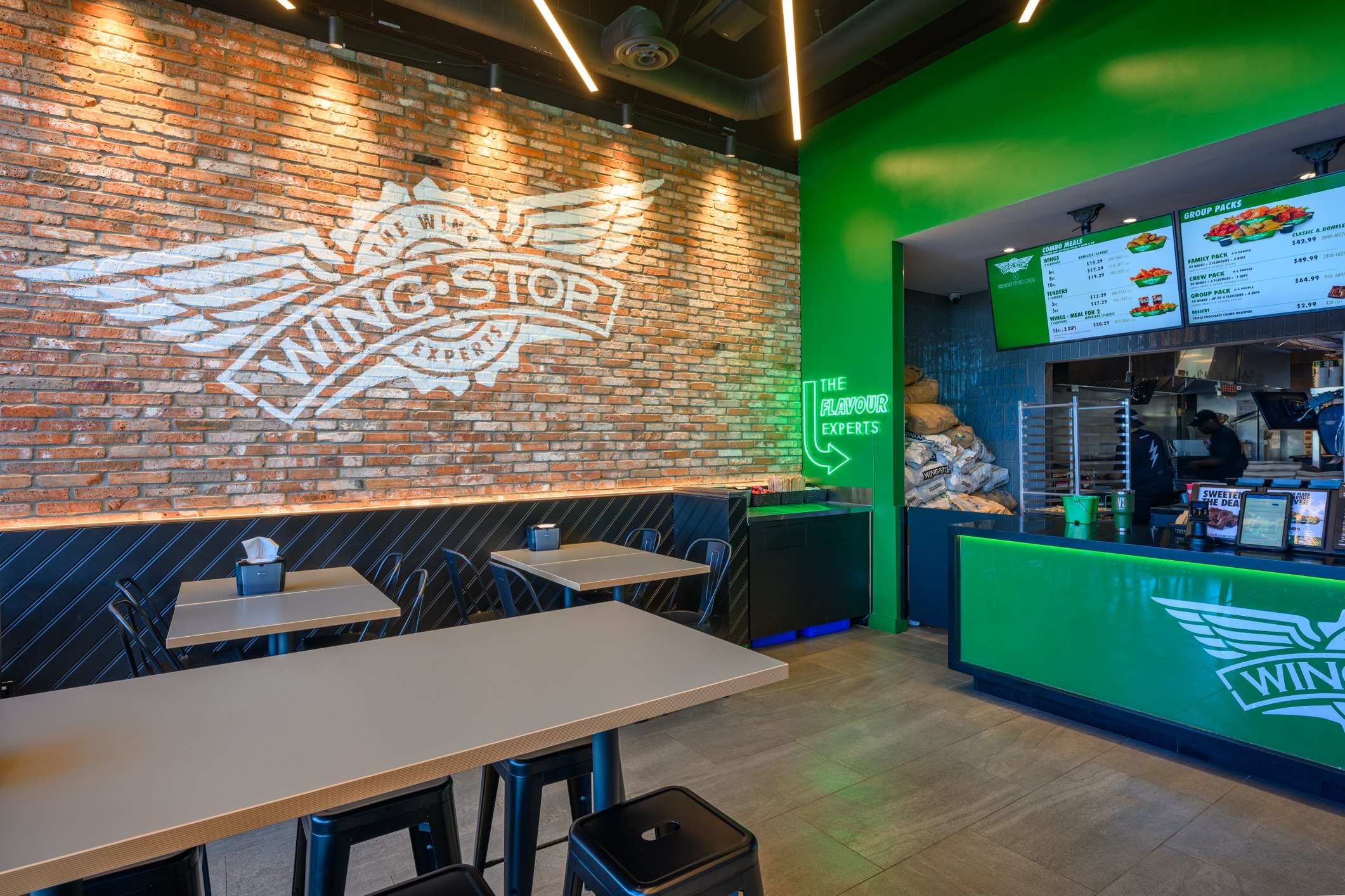 Wingstop - 5530 Baldwin St S, Brooklin, ON L1M 2J7