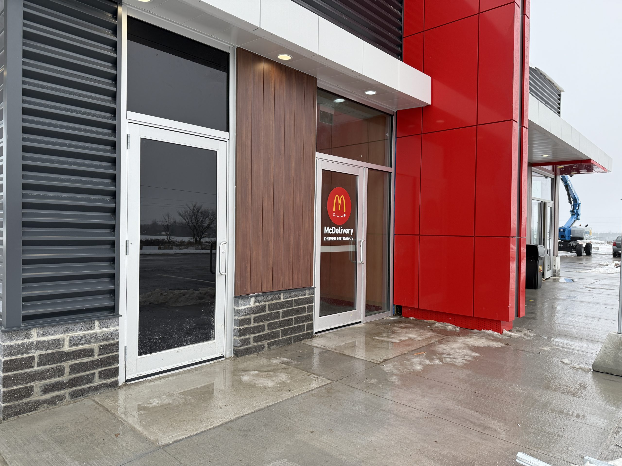 McDonalds - Lindsay - 368 Angeline Street South - New Restaurant Building Construction