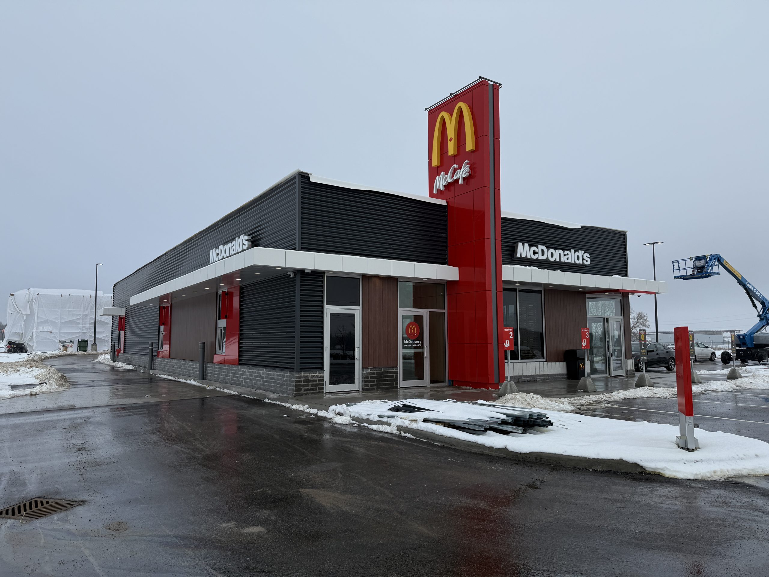 McDonalds - Lindsay - 368 Angeline Street South - New Restaurant Building Construction