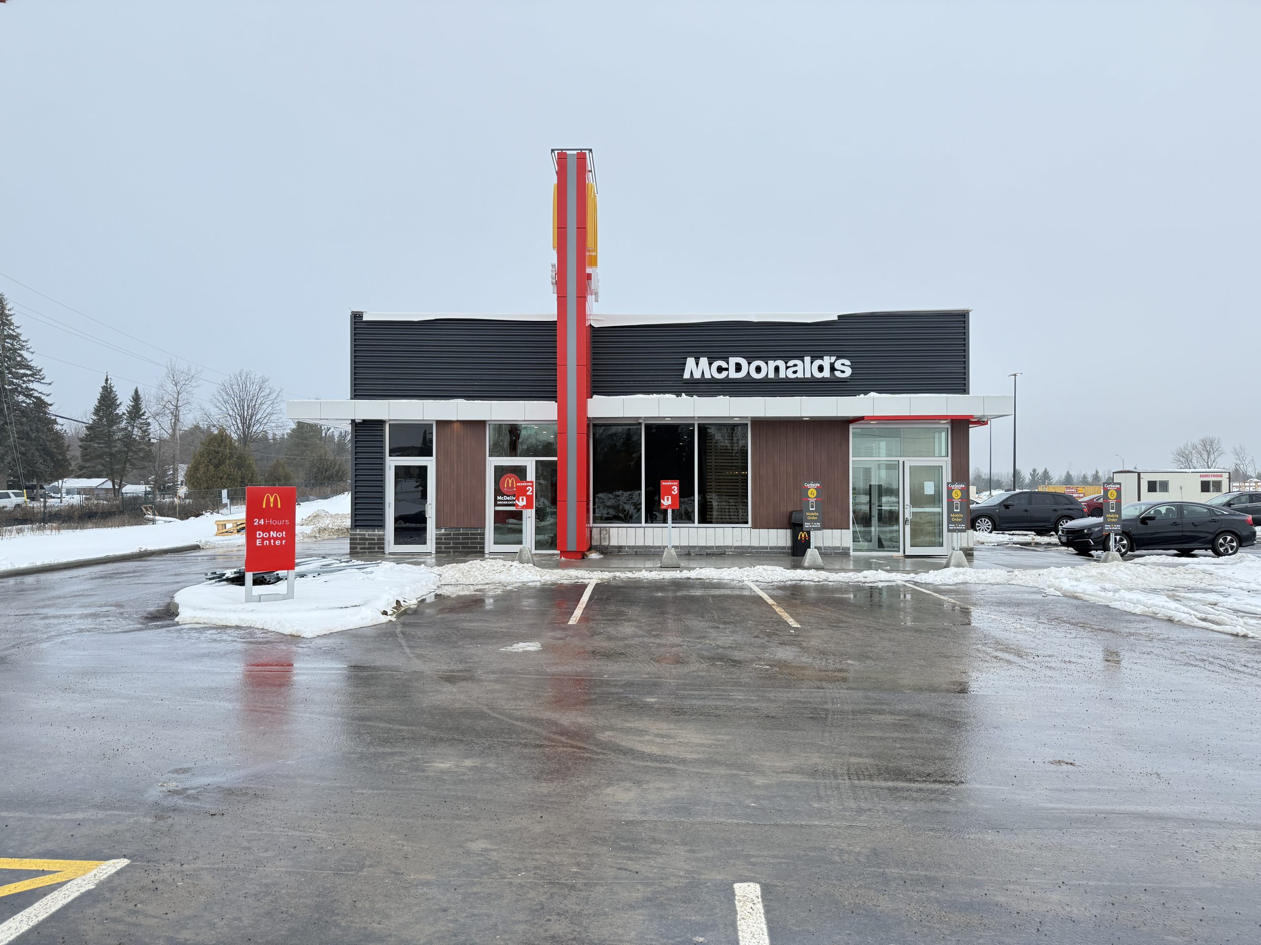 McDonalds - Lindsay - 368 Angeline Street South - New Restaurant Building Construction