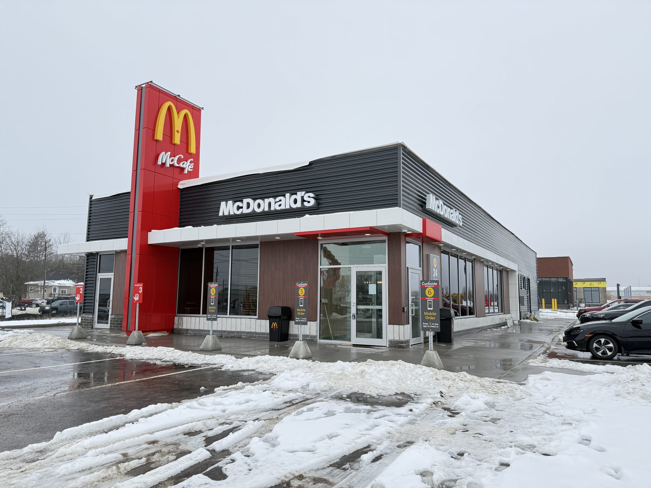 McDonalds - Lindsay - 368 Angeline Street South - New Restaurant Building Construction