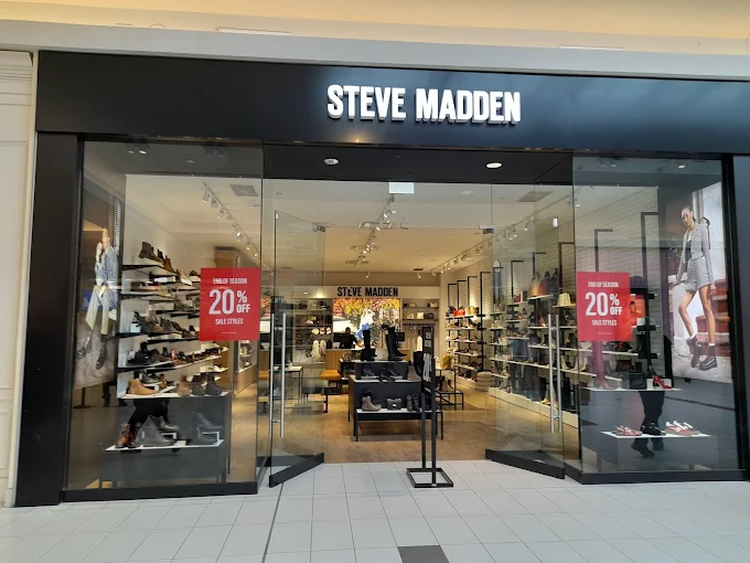 Steve Madden - Oshawa Centre - 419 King St W, Oshawa, ON L1J 2K5 - New Retail Construction