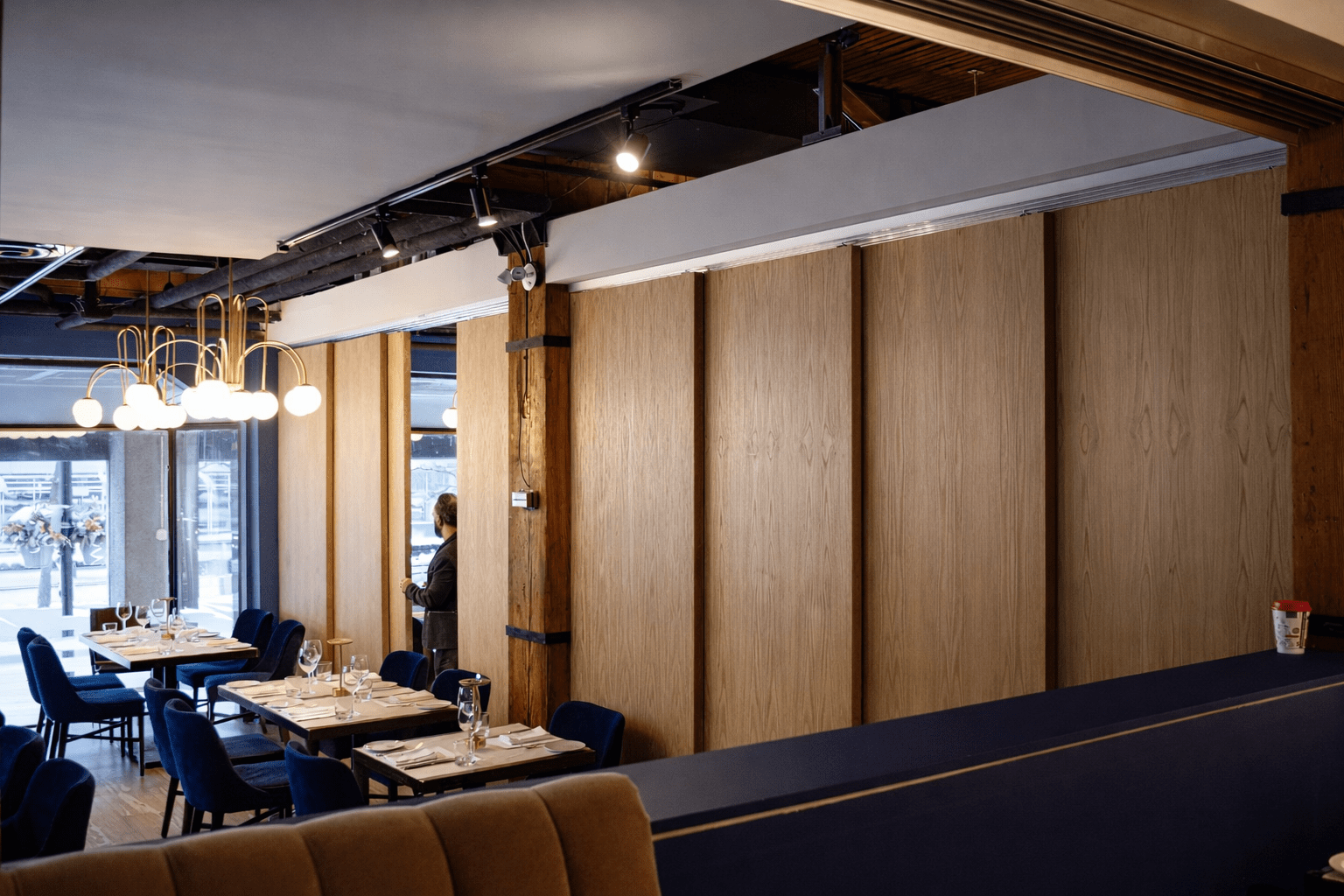 BLU Ristorante Toronto hospitality construction project by GTA General Contractors featuring premium restaurant interior, custom wood finishes, lighting, and bar design.